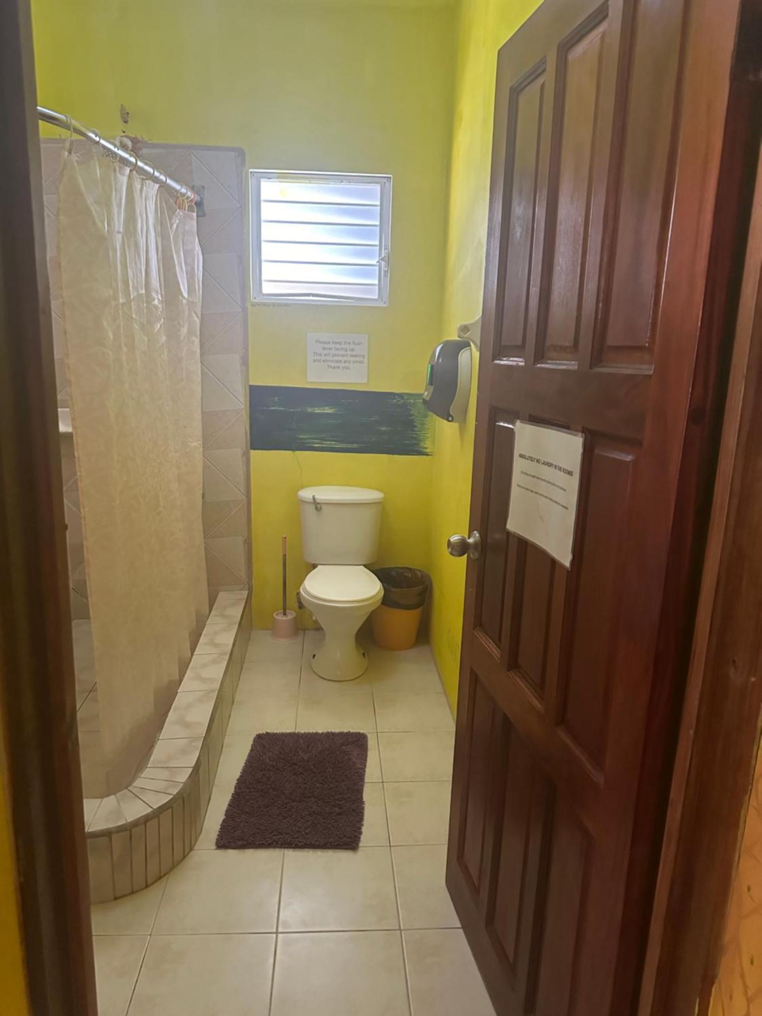 Travellers Palm Backpackers Hostel Caye Caulker Exterior photo
